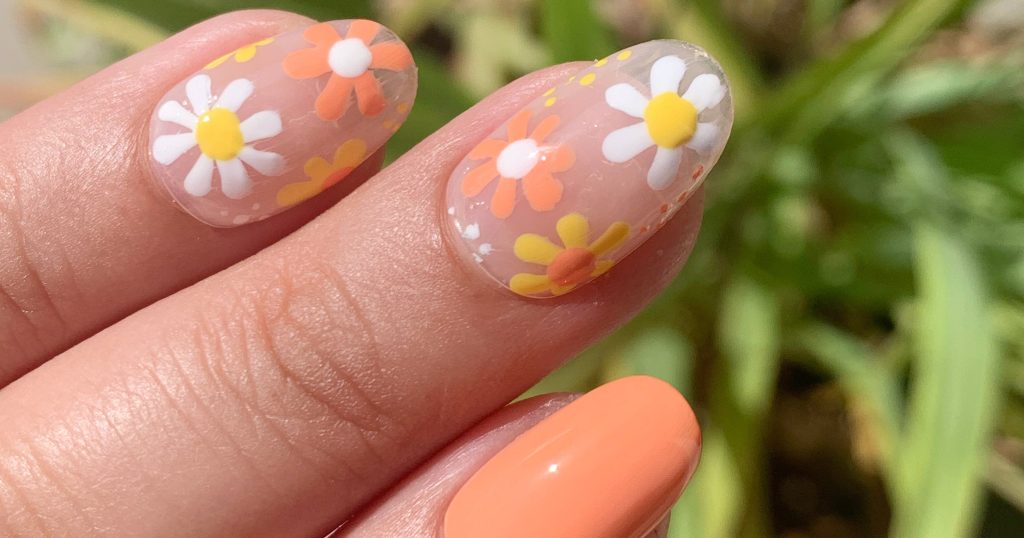 daisy nails